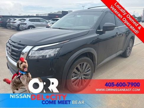 Used 2024 Nissan Pathfinder SL w/ SL Premium Package AWD/4WD image 1