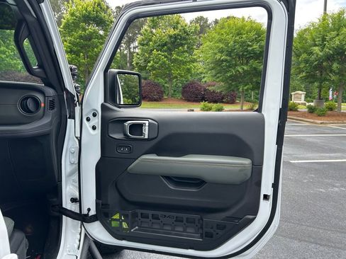 Used 2025 Jeep Gladiator Mojave AWD/4WD image 74