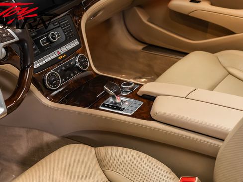 Used 2015 Mercedes-Benz SL 550 image 35