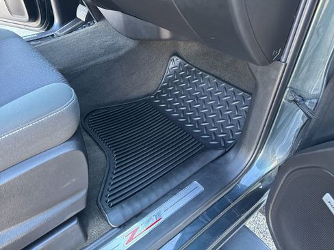 Used 2018 Chevrolet Silverado 1500 LT w/ All Star Edition image 19