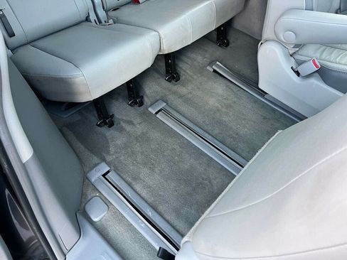 Used 2013 Toyota Sienna Limited w/ Premium Pkg image 15