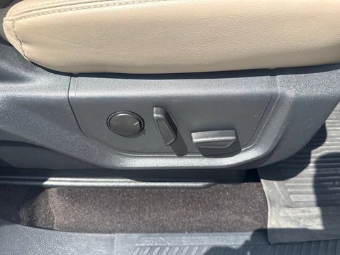 Used 2022 Ford Expedition XLT RWD image 34