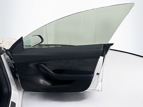 Used 2020 Tesla Model 3 Standard Range Plus image 30