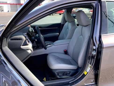 Used 2023 Toyota Camry XLE image 8