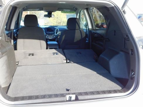 Used 2022 Chevrolet Equinox LT w/ Driver Convenience Package image 24