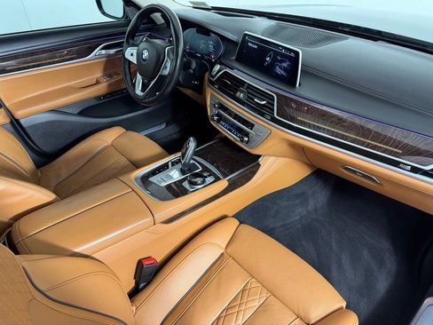 Used 2022 BMW 750i xDrive w/ Executive Package image 35