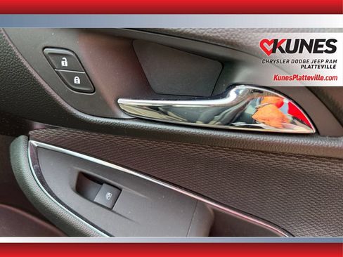 Used 2019 Chevrolet Cruze LT w/ LT True North Edition FWD image 36