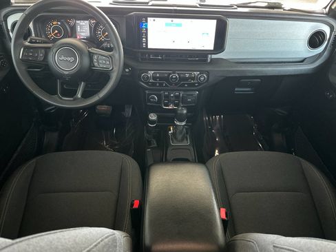 Used 2024 Jeep Wrangler Unlimited Sport AWD/4WD image 12