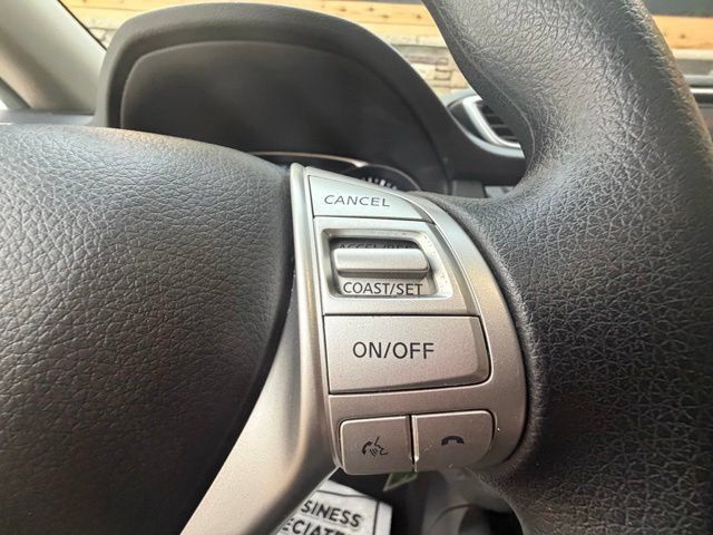 Used 2016 Nissan Rogue S AWD/4WD image 25