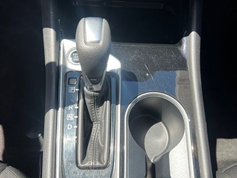 Used 2024 Nissan Altima 2.5 SV FWD image 32