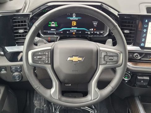 Used 2024 Chevrolet Silverado 1500 LT w/ Z71 Off-Road Package AWD/4WD image 11
