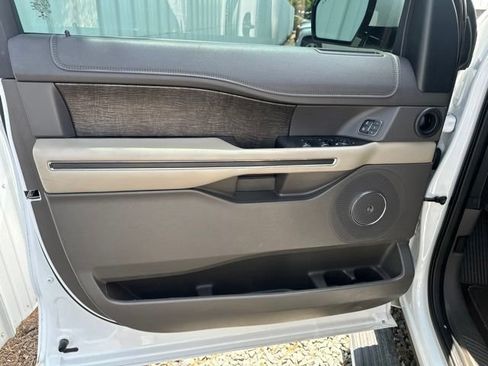 Used 2021 Ford Expedition Max Limited RWD image 14