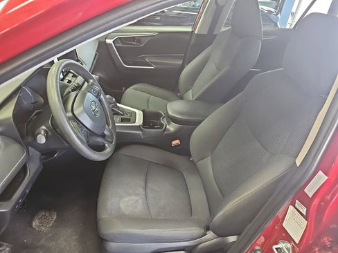 Used 2024 Toyota RAV4 LE AWD/4WD image 15