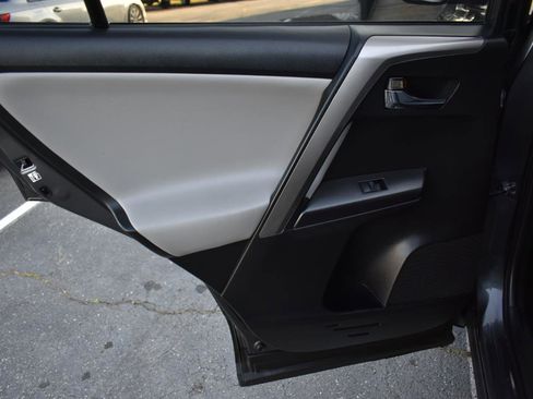 Used 2016 Toyota RAV4 XLE FWD image 35