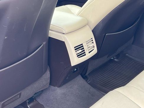 Used 2016 Lexus ES 300h Hybrid image 23