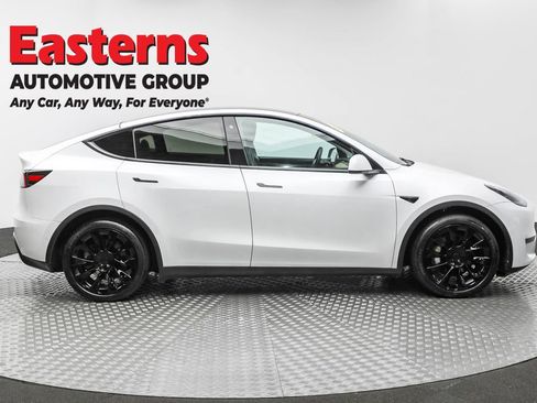 Used 2020 Tesla Model Y Performance image 4