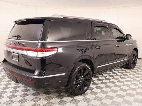 Used 2022 Lincoln Navigator L Reserve AWD/4WD image 23