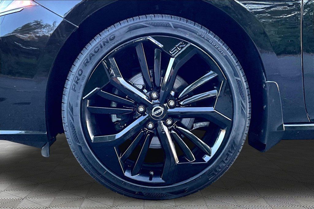 Used 2025 Nissan Altima 2.5 SR w/ SR Premium Package AWD/4WD image 25