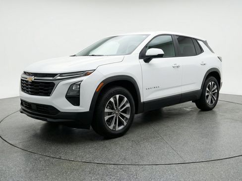 Used 2025 Chevrolet Equinox LT FWD image 3