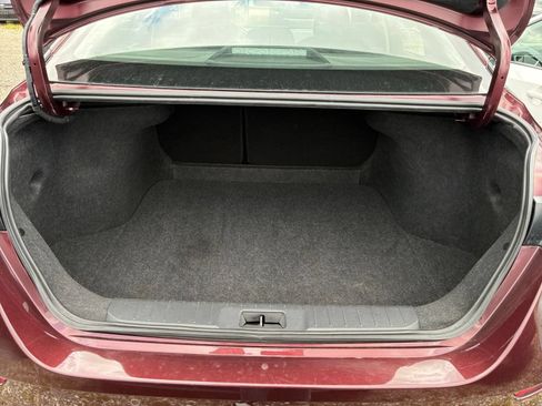 Used 2025 Nissan Sentra SV FWD image 25