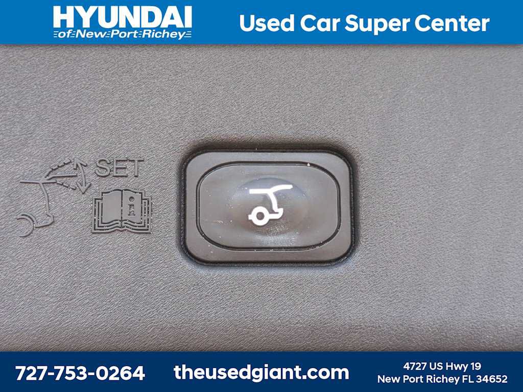 Used 2024 Lincoln Nautilus Reserve w/ Equipment Group 202A AWD/4WD image 13
