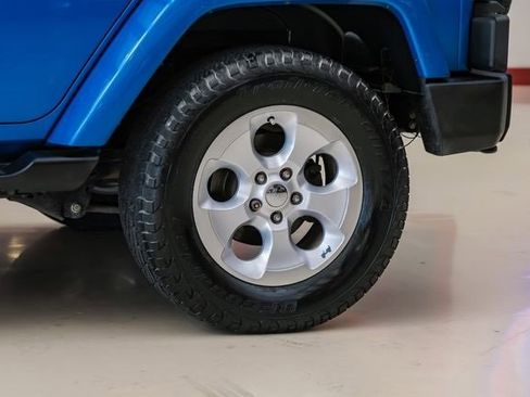 Used 2015 Jeep Wrangler Unlimited Sahara w/ Connectivity Group image 51