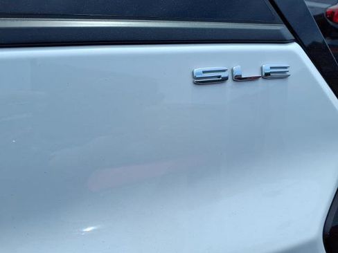Used 2023 GMC Terrain SLE w/ Driver Convenience Package AWD/4WD image 9