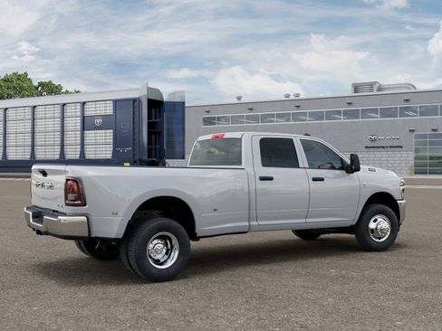 New 2026 RAM 3500 Tradesman AWD/4WD image 4