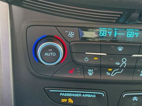 Used 2017 Ford Escape SE w/ SE Cold Weather Package AWD/4WD image 13