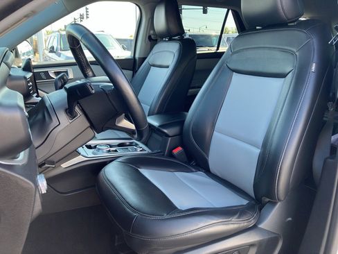Used 2022 Ford Explorer XLT w/ Equipment Group 202A AWD/4WD image 26