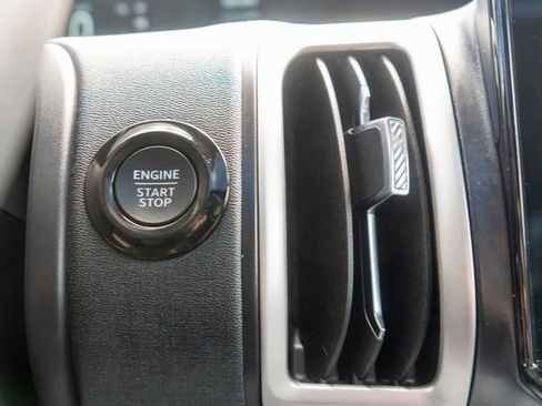 Used 2025 Ford Expedition Active AWD/4WD image 28