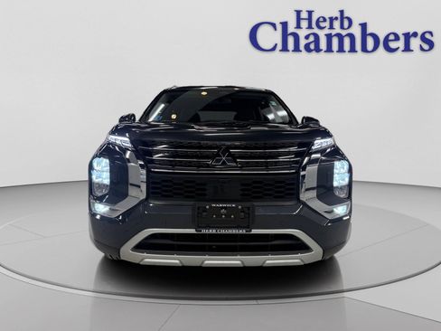 Used 2024 Mitsubishi Outlander SE image 4