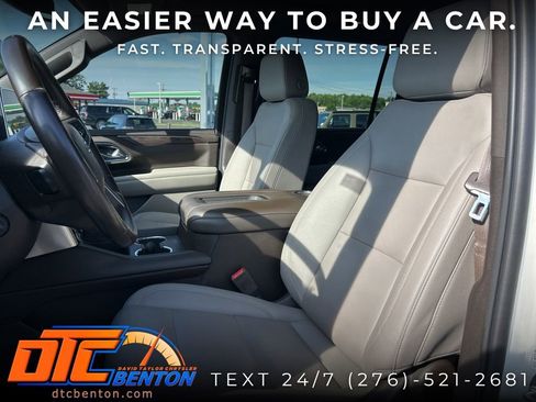 Used 2023 Chevrolet Suburban Z71 w/ Luxury Package AWD/4WD image 9