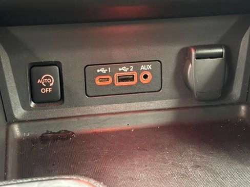 Used 2024 Nissan Sentra SV FWD image 29