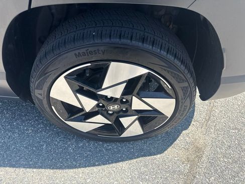 Used 2024 Hyundai Kona Limited AWD/4WD image 12