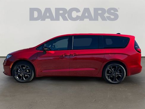 New 2026 Chrysler Pacifica Select image 4