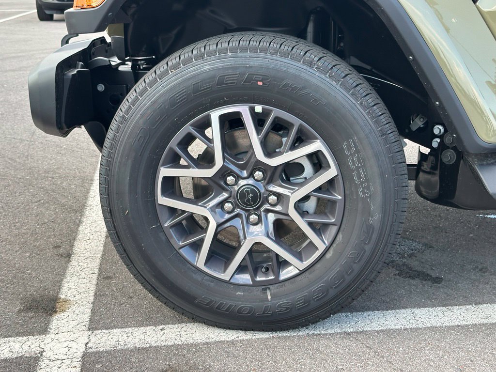 New 2026 Jeep Wrangler Unlimited Sahara AWD/4WD image 9
