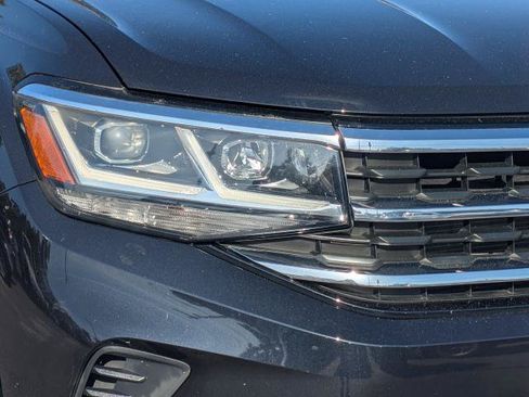 Used 2020 Volkswagen Atlas Cross Sport SE w/ Panoramic Sunroof Package FWD image 10