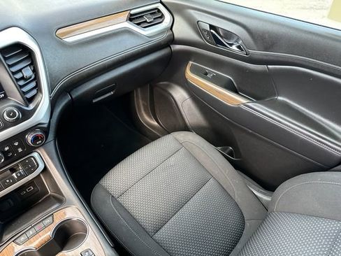 Used 2023 GMC Acadia SLE w/ Driver Convenience Package image 24