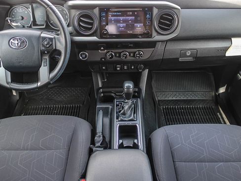 Used 2018 Toyota Tacoma TRD Off-Road RWD image 13