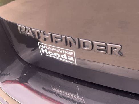 Used 2019 Nissan Pathfinder SL w/ Rock Creek Edition FWD image 8