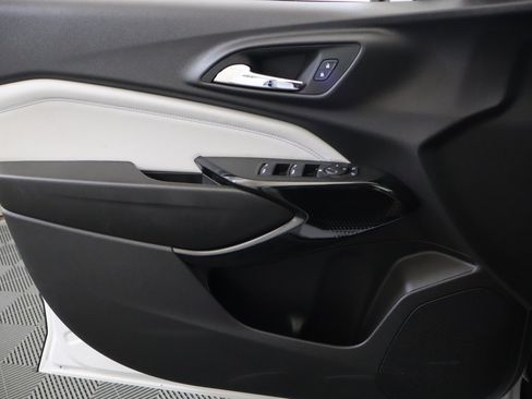 New 2026 Chevrolet Trax LT w/ LT Convenience Package FWD image 35