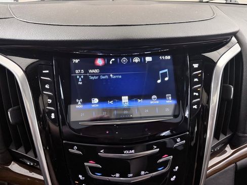 Used 2020 Cadillac Escalade Luxury w/ LPO, Radiant Package AWD/4WD image 16