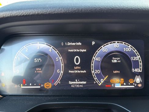 Used 2023 Jeep Grand Cherokee L Laredo image 14