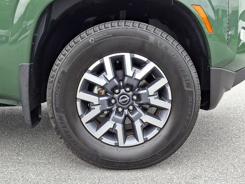 Certified 2023 Nissan Frontier SV w/ SV Convenience Package AWD/4WD image 10