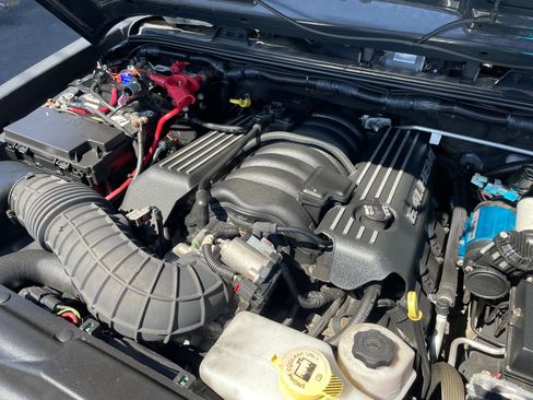 Used 2017 Jeep Wrangler Unlimited Rubicon w/ Cold Weather Group image 11