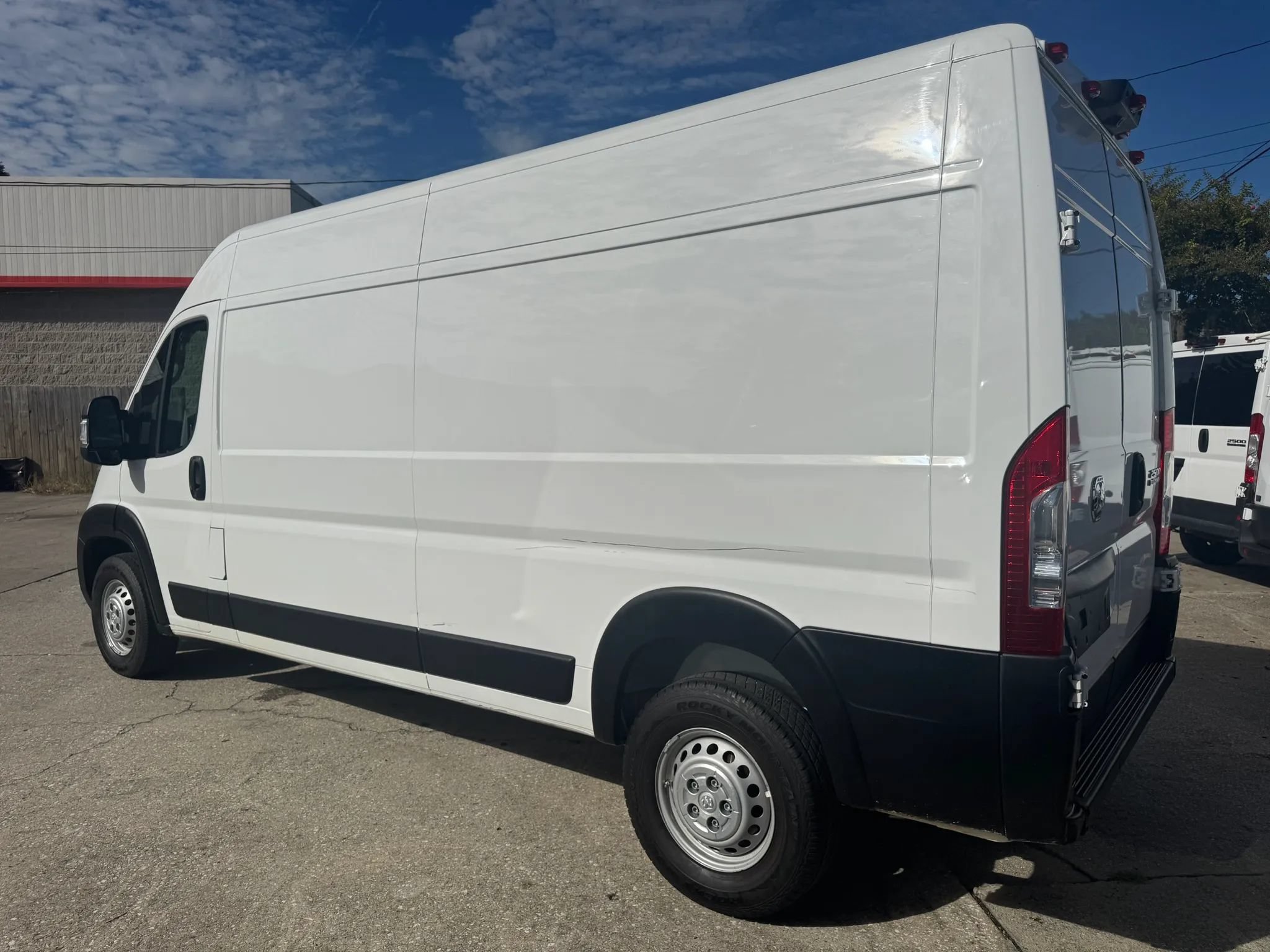 Used 2025 RAM ProMaster 2500 w/ Convenience Group FWD image 7