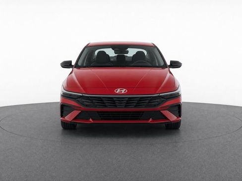 Used 2025 Hyundai Elantra SEL FWD image 2
