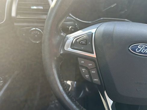 Used 2017 Ford Fusion SE w/ Fusion SE Technology Package AWD/4WD image 31