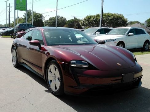 Used 2022 Porsche Taycan RWD image 4